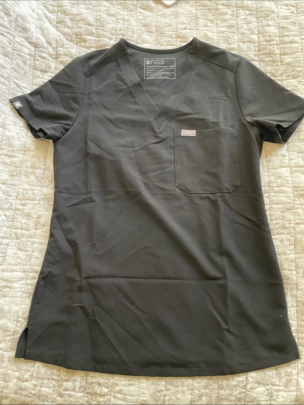 FIGS women’s one pocket Catarina Black  Medical Scrub Top